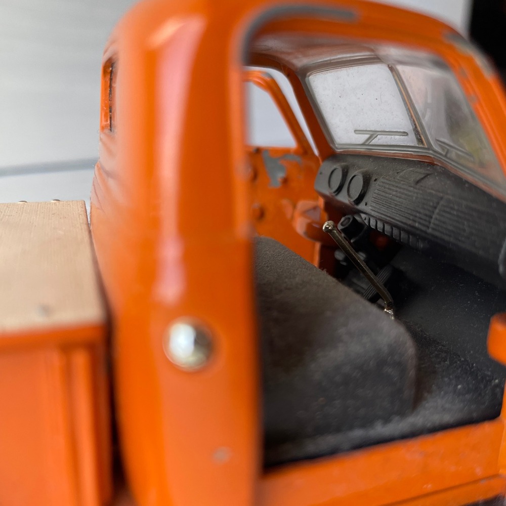 Liberty Classics 7319 1952 Chevy Pickup Truck Orange 1 of 2500 Die-Cast 1/25 - Picture 8 of 11